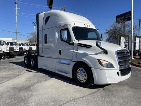 2023-freightliner-cascadia-126-sleeper #4865