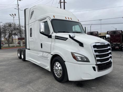 2023-freightliner-cascadia-126-sleeper #4887