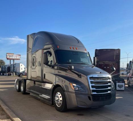 2021-freightliner-cascadia-126-sleeper #4929