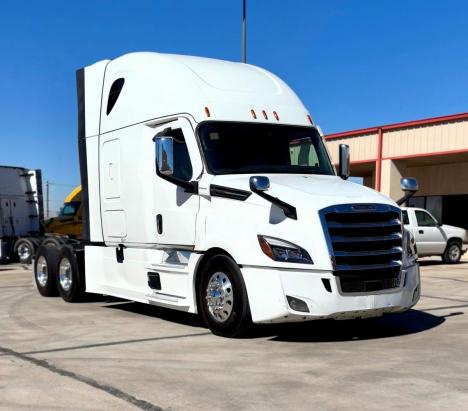 2022-freightliner-cascadia-126-sleeper #4946