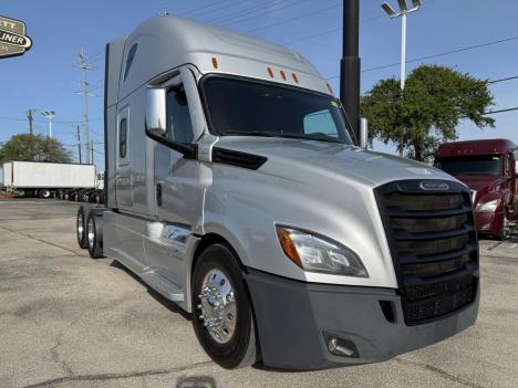 2022-freightliner-cascadia-126-sleeper #4966