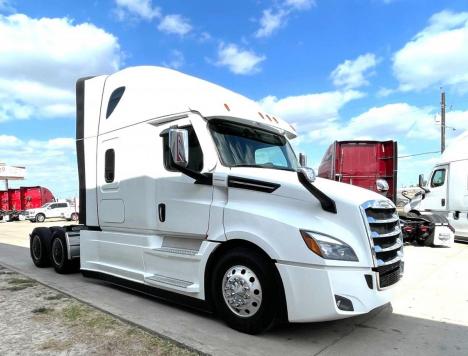2025-freightliner-cascadia-126-sleeper #5011