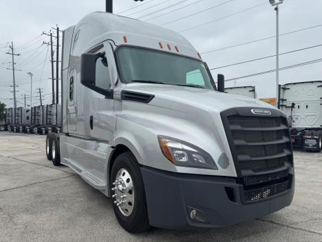 2022-freightliner-cascadia-126-sleeper #5070
