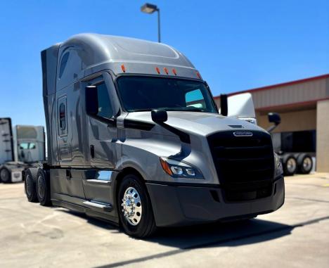 2022-freightliner-cascadia-126-sleeper #5125