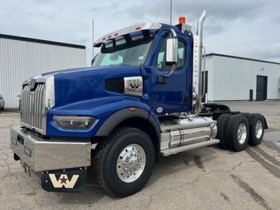2027 WESTERN STAR 49X Daycab #15040
