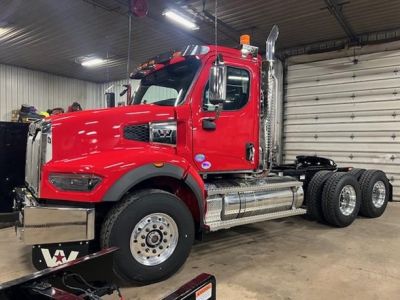 2027 WESTERN STAR 49X Daycab #15042