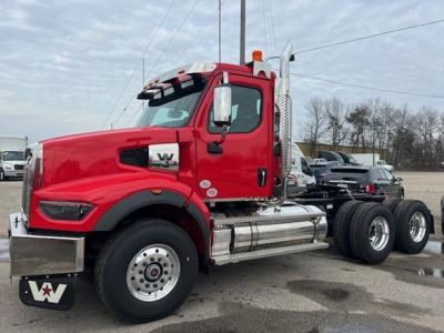 2027 WESTERN STAR 49X Daycab #15043