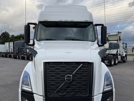 2025 VOLVO vnl760 Single Axle Sleeper #1005