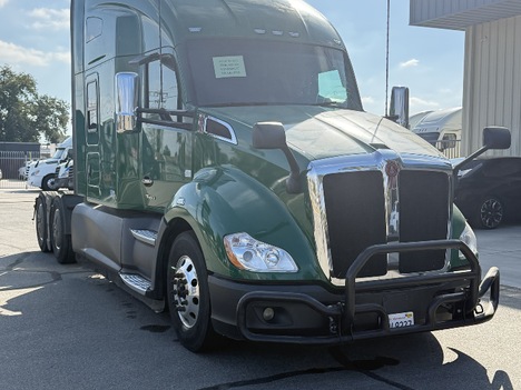  KENWORTH T680 Tandem Axle Sleeper #1185