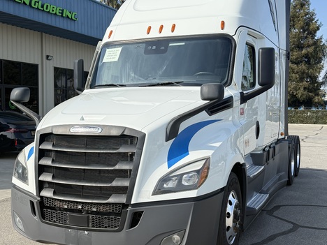 2022 FREIGHTLINER CASCADIA 126 Tandem Axle Sleeper #1187