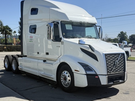 2022-volvo-vnl64t760-single-axle-sleeper #1198