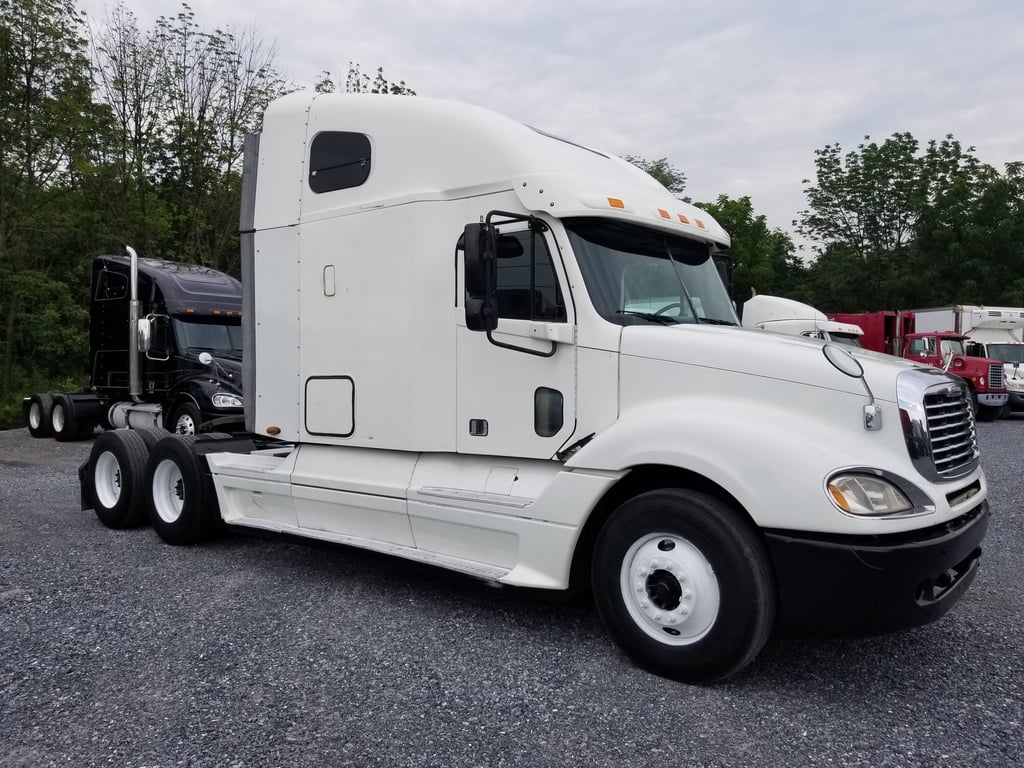 USED 2005 FREIGHTLINER COLUMBIA TANDEM AXLE SLEEPER TRUCK #601900