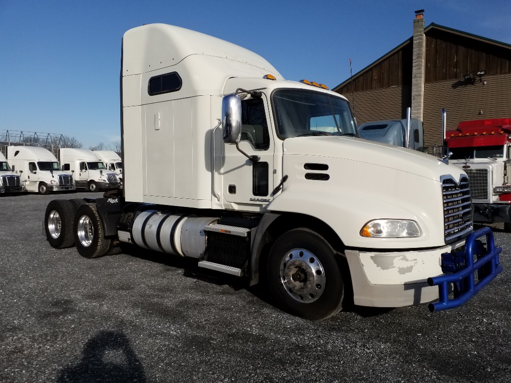 2015 Mack Pinnacle Cxu613 Tandem Axle Sleeper For Sale