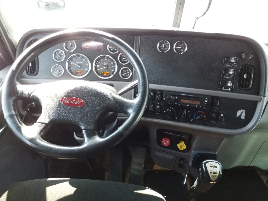 2012 Peterbilt 386 Sleeper