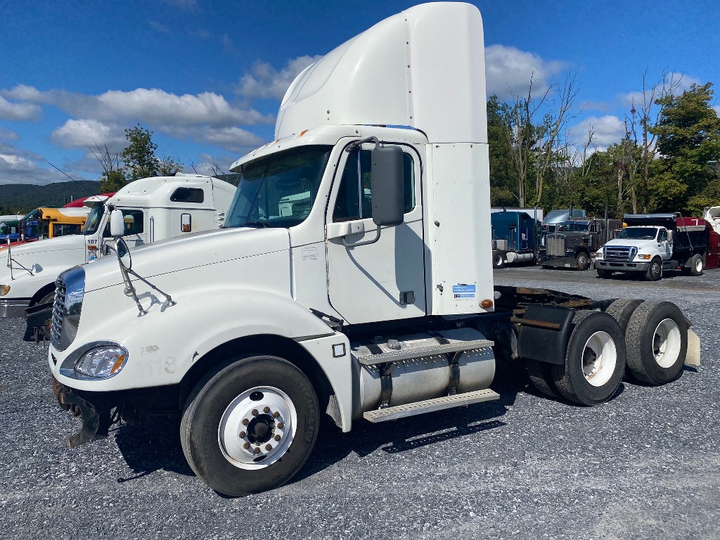 2009 FREIGHTLINER Columbia Tandem Axle Daycab #165