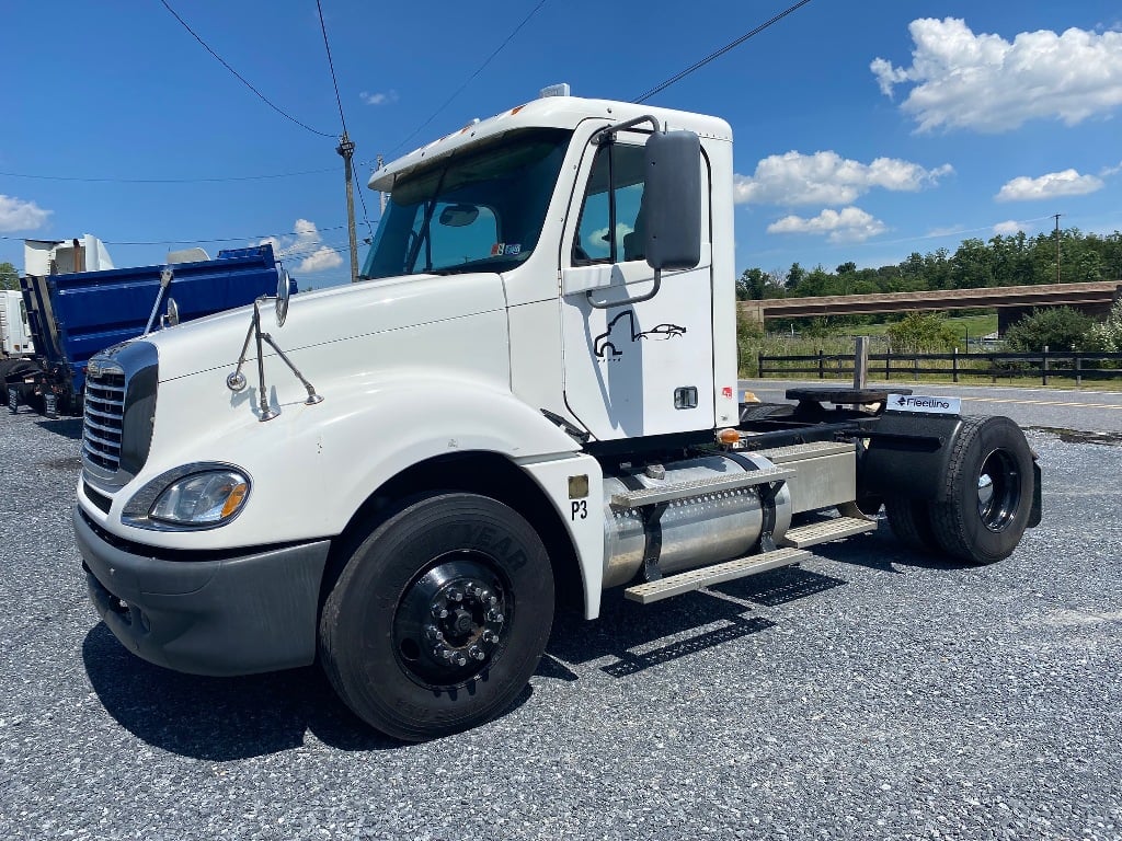 2007 FREIGHTLINER Columbia Single Axle Daycab #163