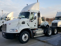 2006 MACK CXP613 Tandem Axle Daycab #9698