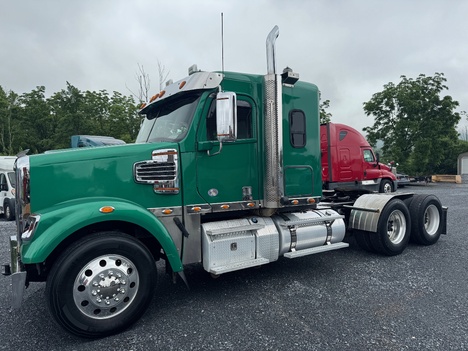 2018-freightliner-coronado-122sd-tandem-axle-sleeper #9814
