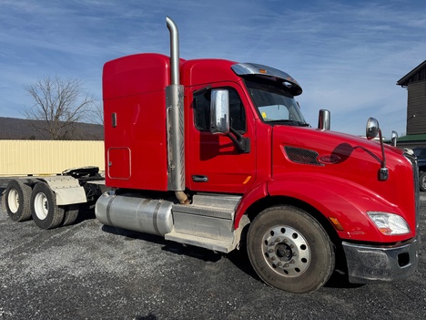 2019-peterbilt-579-tandem-axle-sleeper #9871