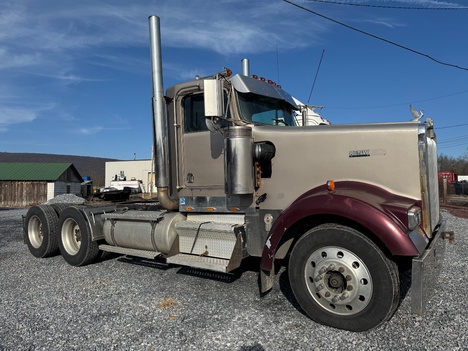 1998-kenworth-w900-tandem-axle-daycab #9872