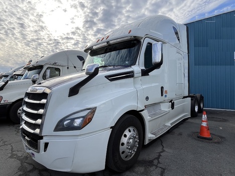 2020 FREIGHTLINER Cascadia Tandem Axle Sleeper #9878