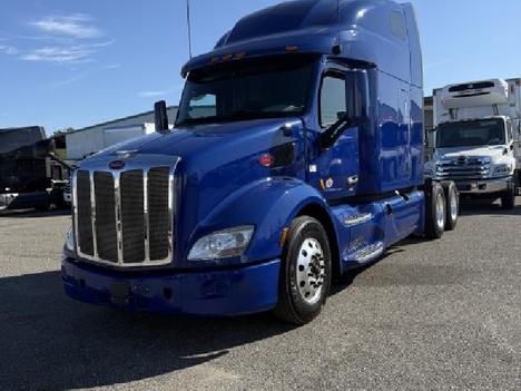2022 PETERBILT 579 Tandem Axle Sleeper #9880