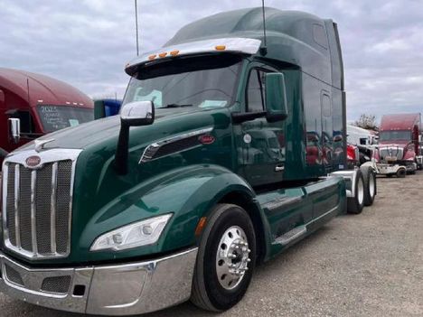 2022 PETERBILT 579 Tandem Axle Sleeper #9881