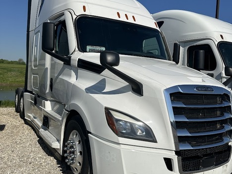 2020 FREIGHTLINER Cascadia Tandem Axle Sleeper #9910