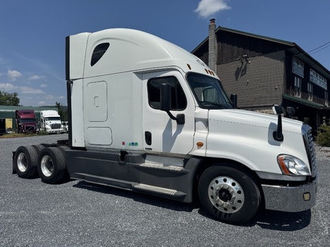 2015-freightliner-cascadia-tandem-axle-sleeper #9917