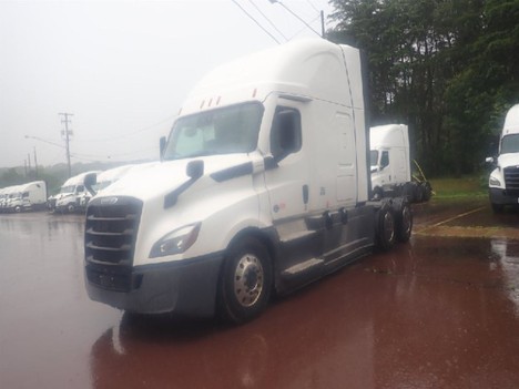 2022 FREIGHTLINER Cascadia Tandem Axle Sleeper #9921