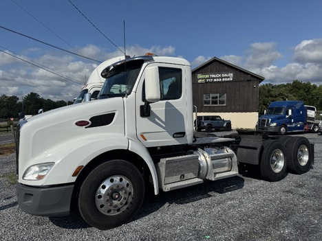 2015 PETERBILT 579 Tandem Axle Daycab #9923