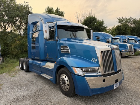 2017-western-star-5700xe-tandem-axle-sleeper #9933