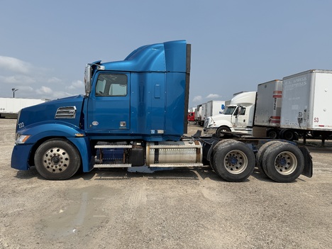 2017-western-star-5700xe-tandem-axle-sleeper #9935