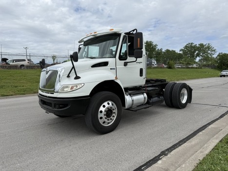 2014 INTERNATIONAL 4400 Single Axle Daycab