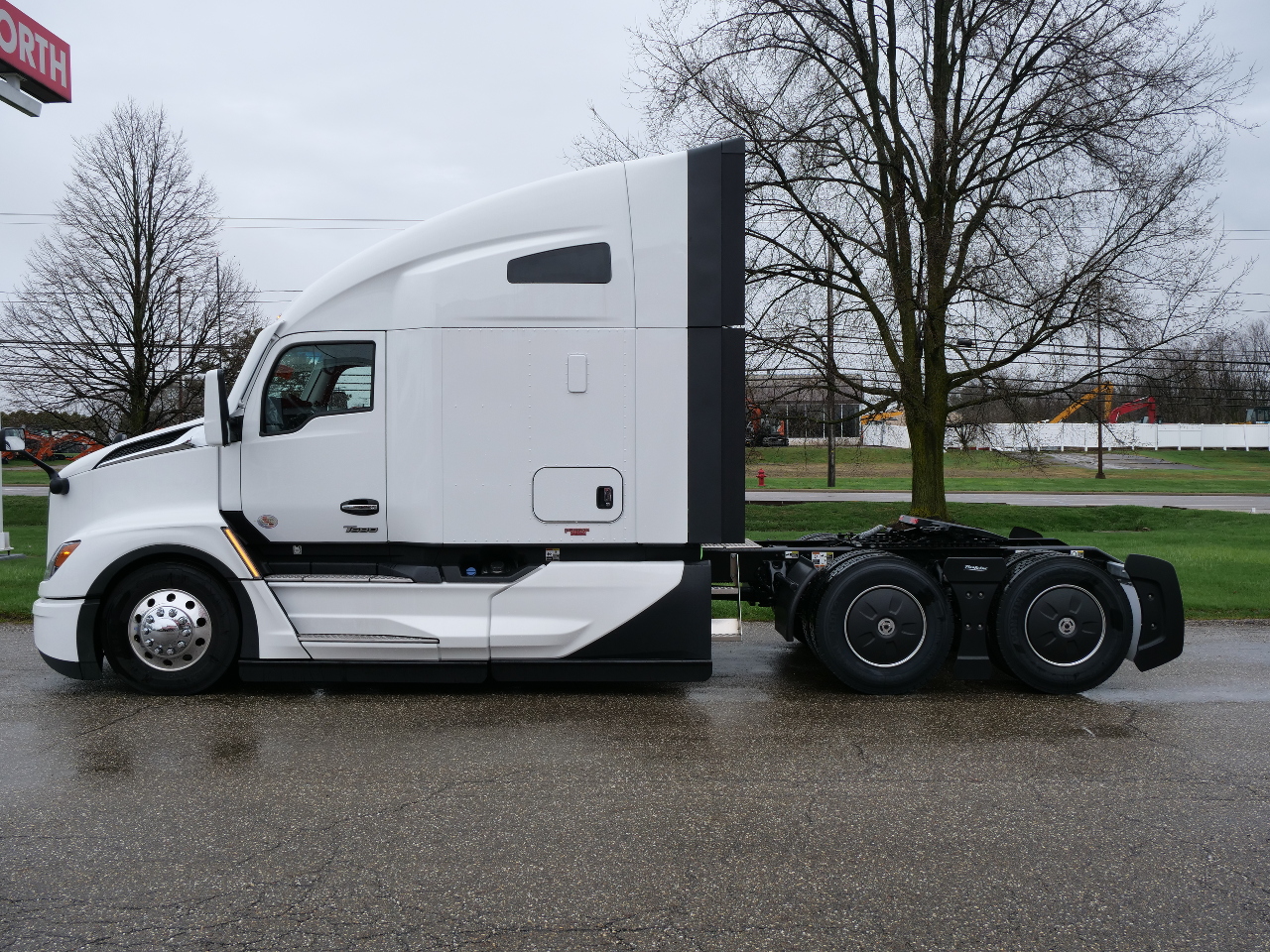 2025 KENWORTH T680 SLEEPER FOR SALE 1228