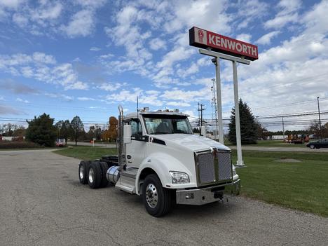 2026 KENWORTH T880 Day Cab #1463 2026 KENWORTH T880 Day Cab #1463