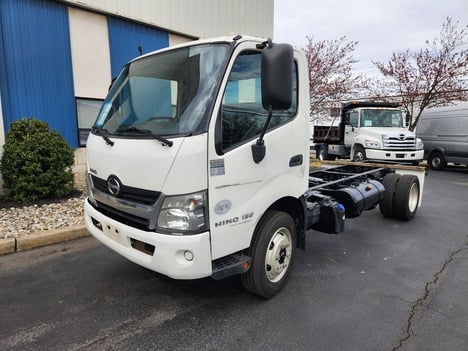 USED 2016 HINO 195 CAB CHASSIS TRUCK #1165-1