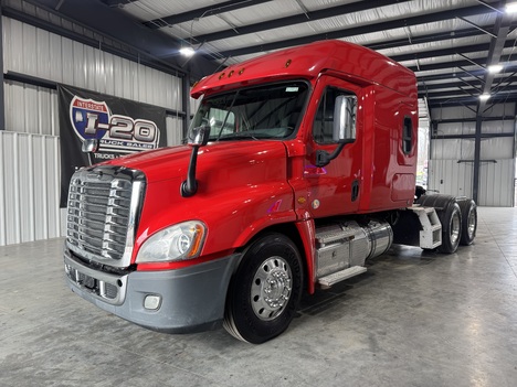 2018 FREIGHTLINER Cascadia Tandem Axle Sleeper #15499