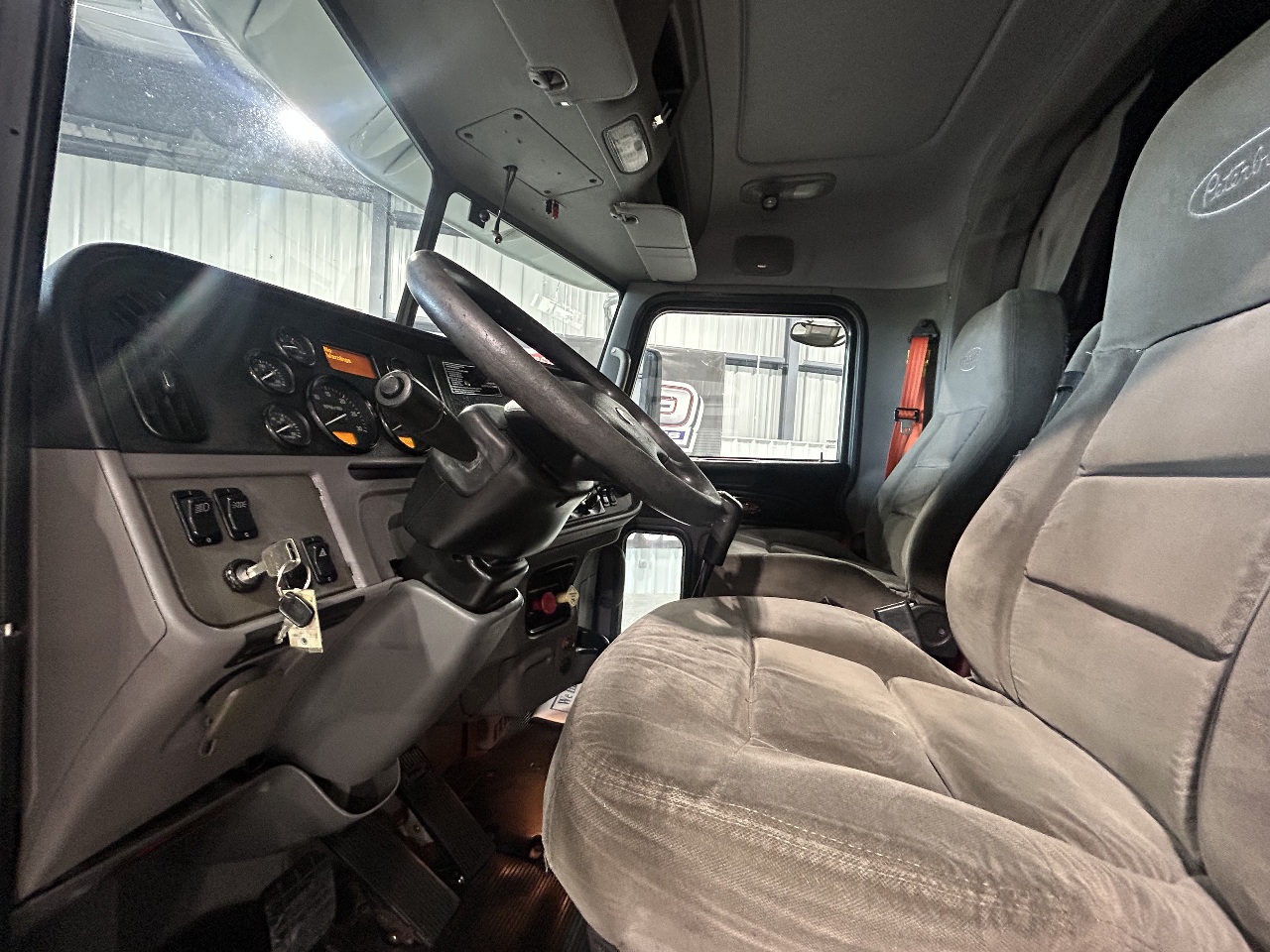 まっつん20130318 Used 2009 Peterbilt 386 Day Cab - Cummins ISX - 13 Speed