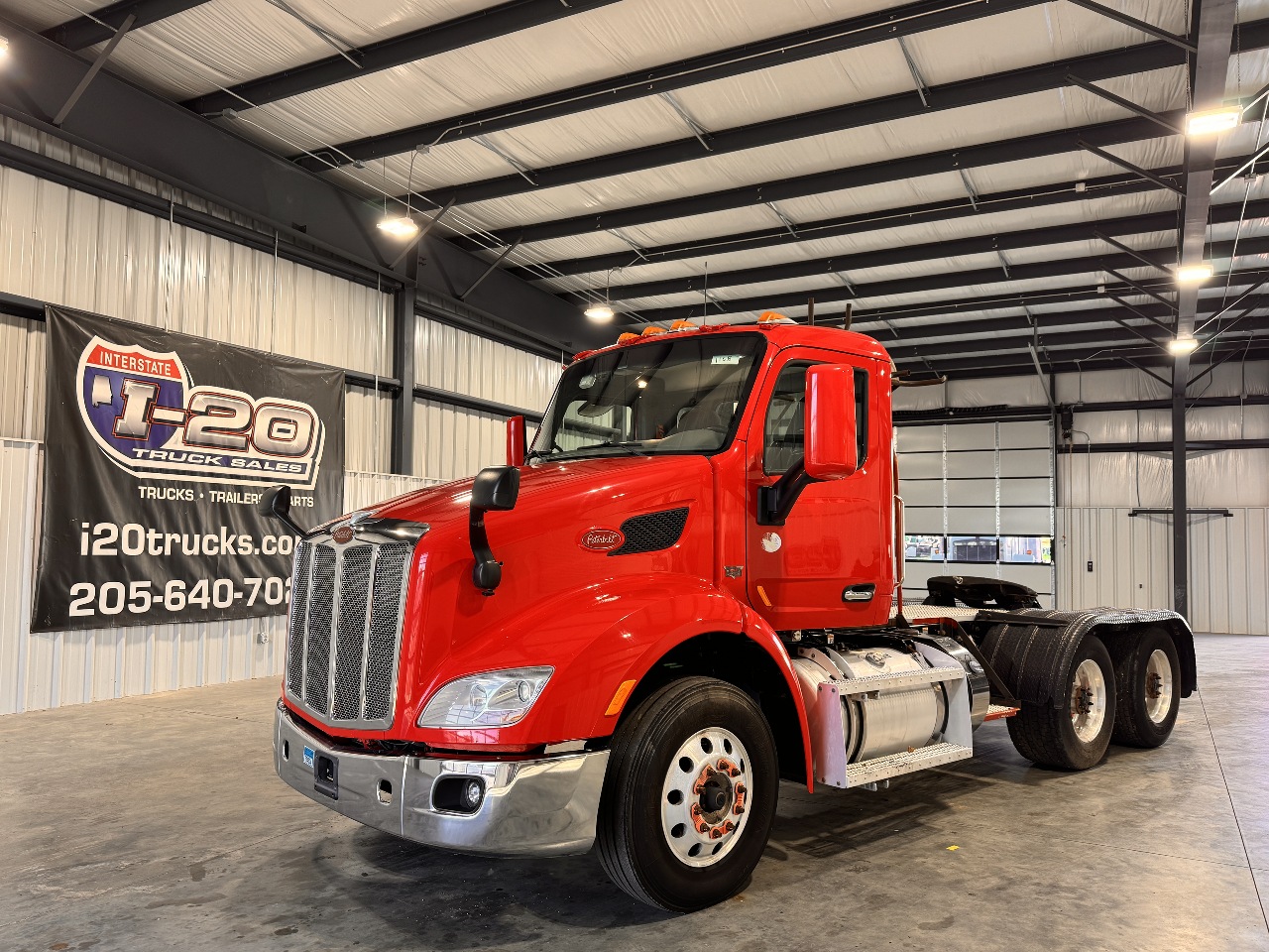 2017 PETERBILT 579 Tandem Axle Daycab #1 2017 PETERBILT 579 Tandem Axle Daycab #1