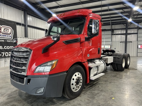 2019-freightliner-cascadia-tandem-axle-sleeper #15970
