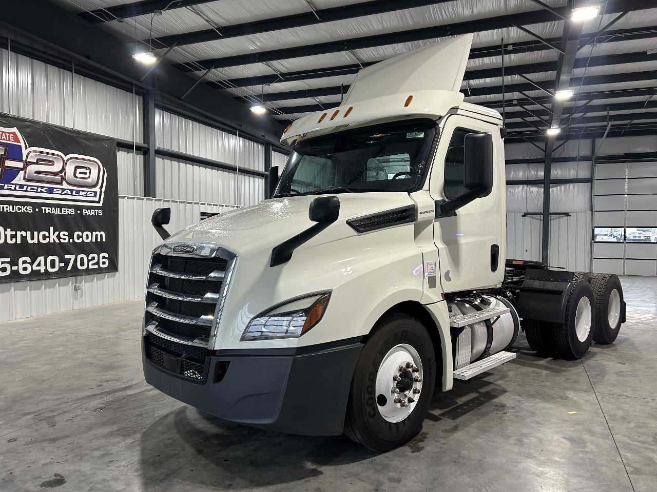 2019 FREIGHTLINER Cascadia Tandem Axle Daycab #1 2019 FREIGHTLINER Cascadia Tandem Axle Daycab #1