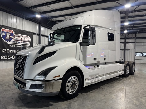 2020-volvo-vnl-tandem-axle-sleeper #15987