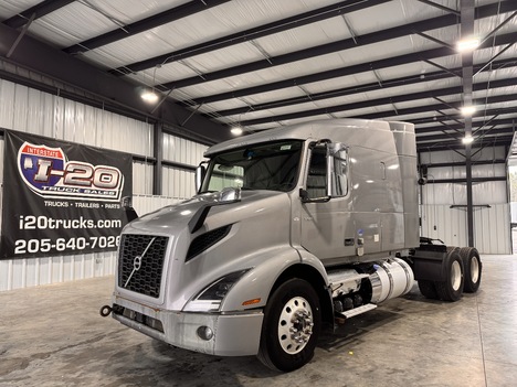 2022-volvo-vnr-tandem-axle-sleeper #15988