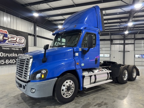2020-freightliner-cascadia-tandem-axle-daycab #15989