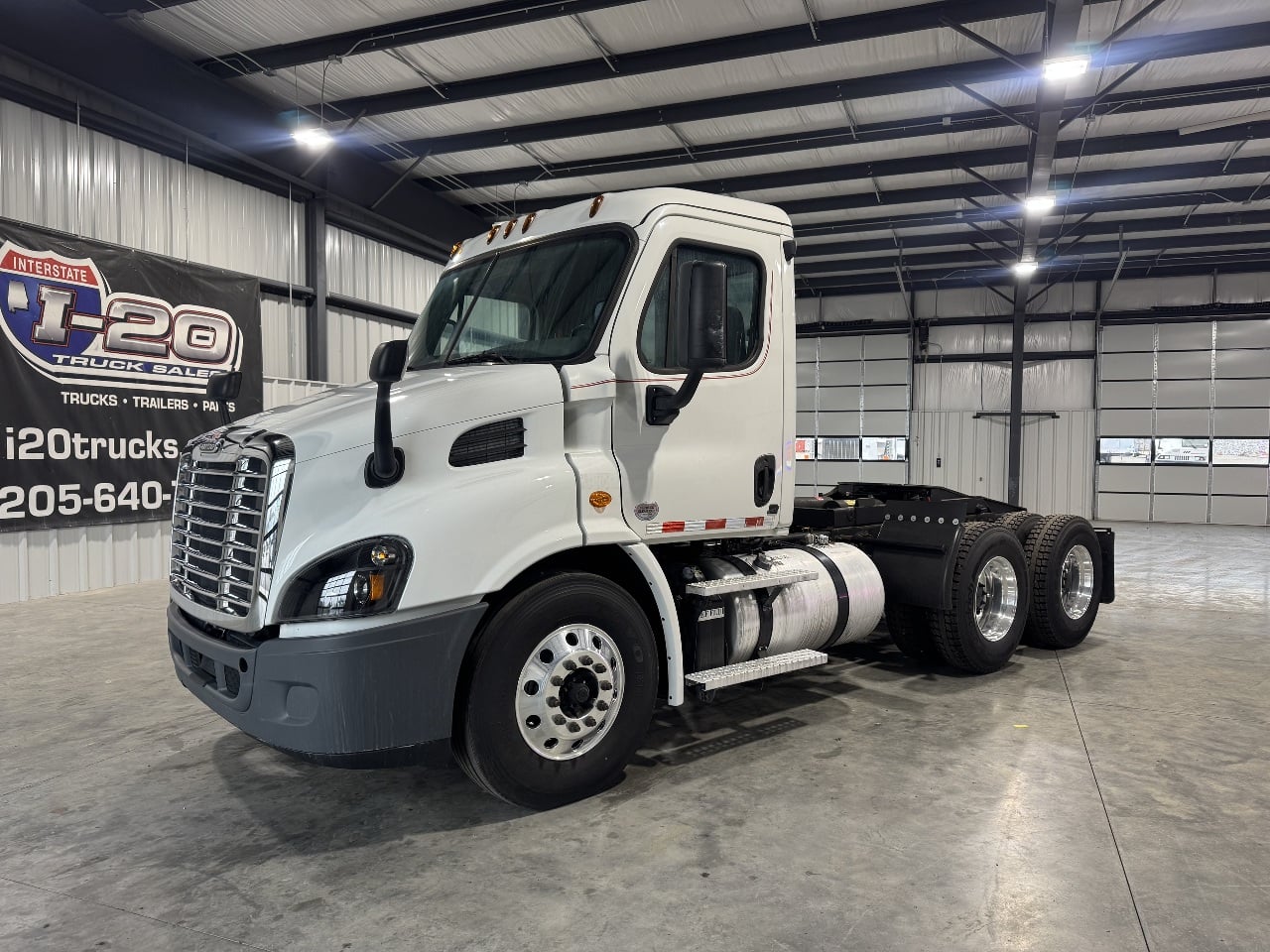 2018 FREIGHTLINER Cascadia Tandem Axle Daycab #1 2018 FREIGHTLINER Cascadia Tandem Axle Daycab #1