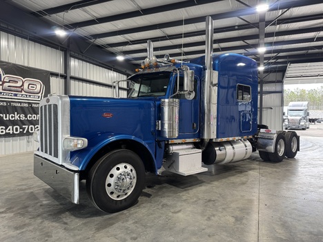 2015-peterbilt-389-tandem-axle-sleeper #16016