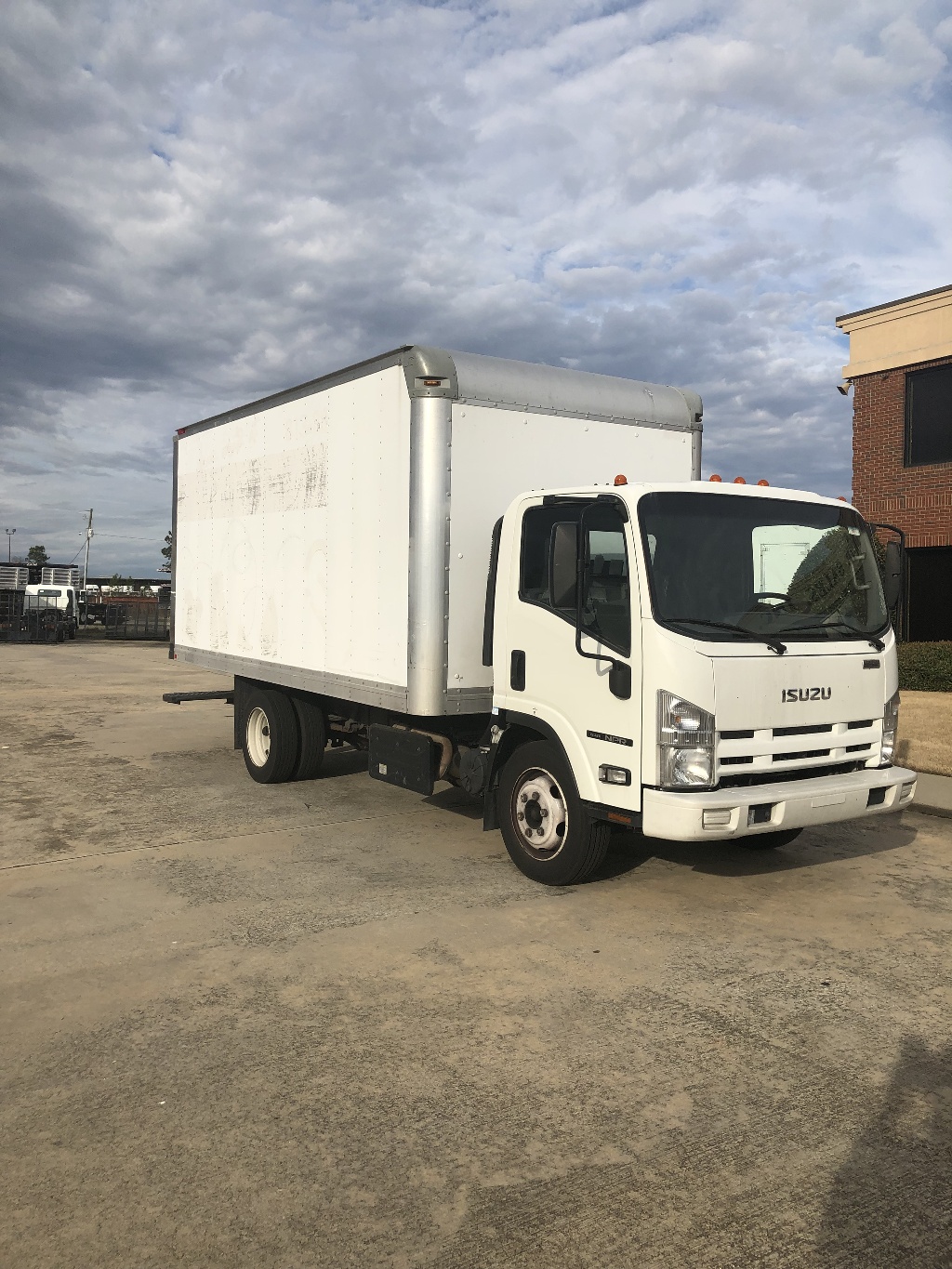 2014 ISUZU NRR Box Van Truck