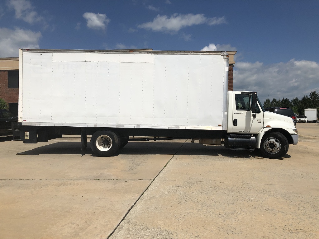 2006 INTERNATIONAL 4300 Box Van Truck