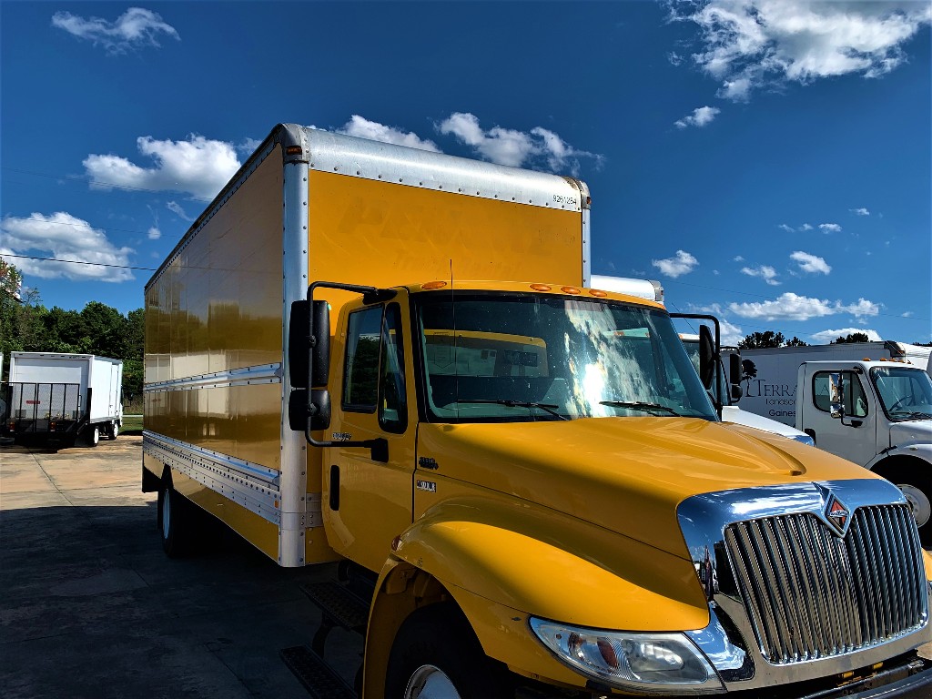 2013 INTERNATIONAL 4300 Box Van Truck